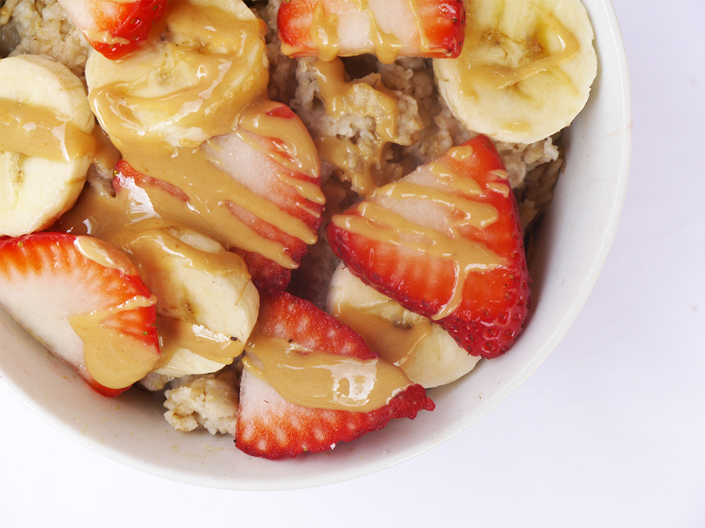 Strawberry Oatmeal and 5 Foods to Help Seasonal Allergies